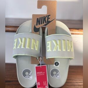 NWT Nike Offcourt Slides Light Silver Barely Volt BQ4632-013 Size 6